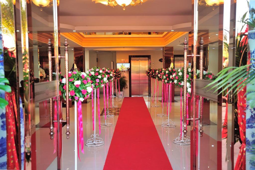 Jian Guo Grand Hotel Ban Sikhai Exterior photo